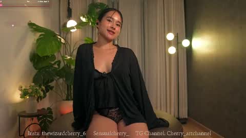 Maria- OF sensual bee online show from June 28, 11:56 pm