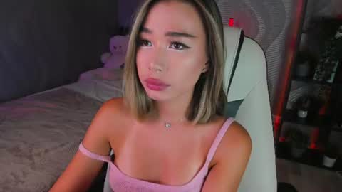 Kiki online show from June 10, 4:06 pm