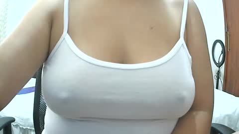 Snapshot of senthix1983 chatting on October 14, 1:36 pm senthix  heyy promo en OnlyFans aprovecha 85 descuento online show from October 14, 1:36 pm