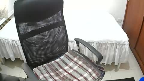 Snapshot of senthix1983 chatting on October 11, 6:00 pm senthix  heyy promo en OnlyFans aprovecha 85 descuento online show from October 11, 6:00 pm