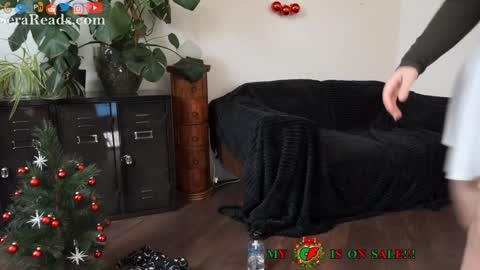 SeraReads online show from December 22, 9:05 am