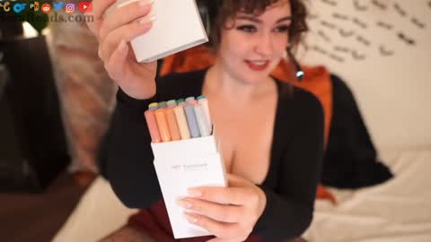 SeraReads online show from October 31, 5:02 pm