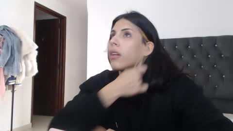 sararoussee online show from March 13, 3:15 pm