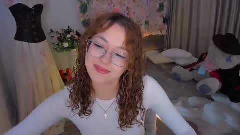 Ophelia online show from November 4, 4:19 pm