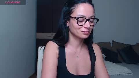 SereneSophi online show from March 21, 8:19 am