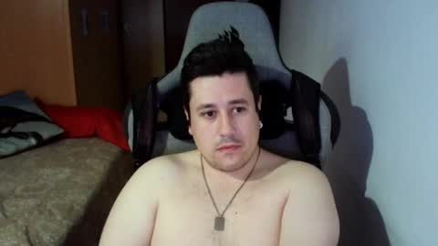 Snapshot of sergio95n chatting on March 2, 7:32 am Pollos online show from March 2, 7:32 am