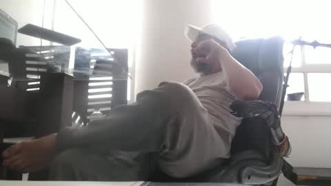 hetero serio discreto online show from February 12, 6:00 pm