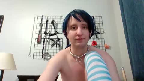 Servile Sarah online show from March 3, 11:45 pm