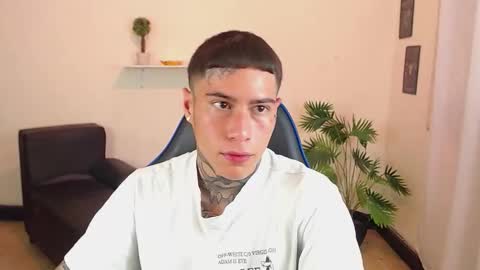 Thomas online show from February 26, 11:19 pm