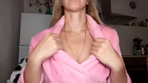 Verona online show from May 10, 2:18 am