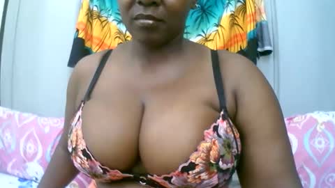 sexxi_ebony online show from November 29, 8:00 am