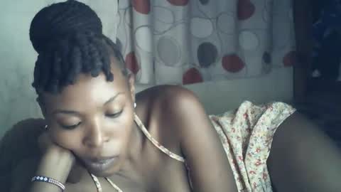 sexxy_curvy23 online show from February 2, 7:32 pm