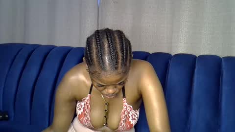 sexxyylips online show from August 6, 7:39 am