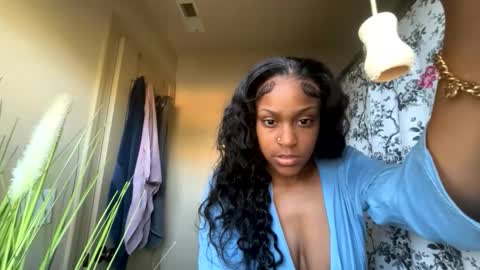 sexxyynini online show from March 25, 12:12 pm