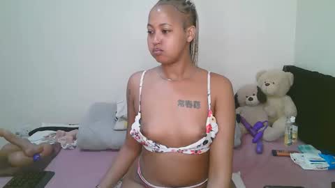 sexy_bluegirl online show from April 8, 7:55 am