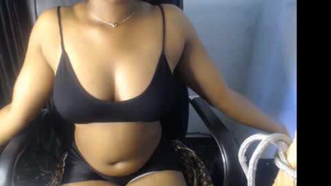 Snapshot of sexy_dick_drainer chatting on October 23, 12:28 pm TAISHA online show from October 23, 12:28 pm