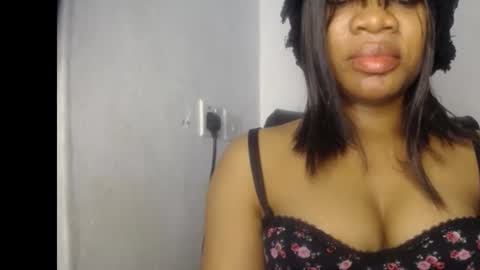 Ella online show from June 13, 6:18 pm