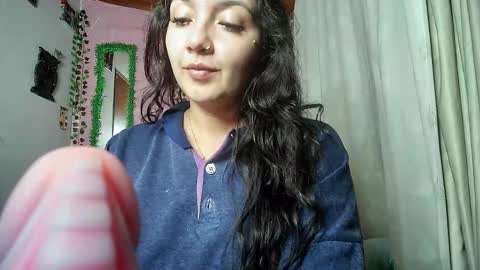 sexy lolas online show from February 16, 8:01 am