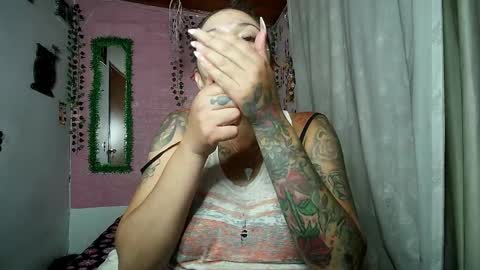 sexy lolas online show from April 8, 4:59 am