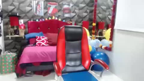 Snapshot of sexy_mature_hot01 chatting on October 20, 4:45 pm MARIPOSA online show from October 20, 4:45 pm