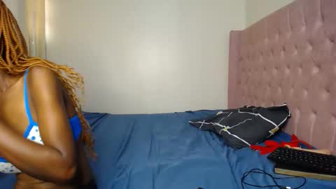 sexy online show from December 4, 8:03 am