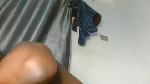 sexy_petitqueen online show from February 18, 8:14 am