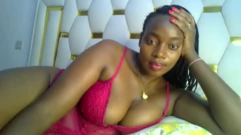 Snapshot of sexy_siera chatting on February 22, 7:36 pm laura online show from February 22, 7:36 pm