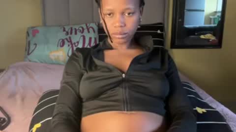 sexyasszeeee online show from June 18, 10:20 am