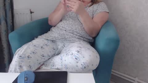 Sexyblonde4u58 online show from March 22, 6:39 am