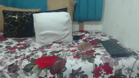 Snapshot of sexyboobsx2 chatting on September 22, 6:34 pm sexyboobsx2 online show from September 22, 6:34 pm