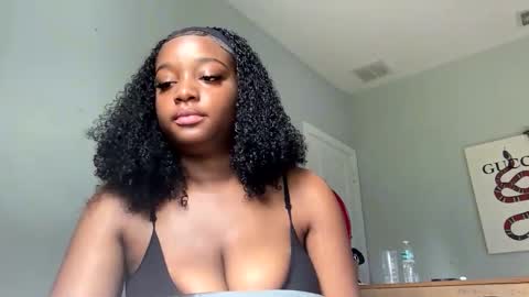 Sexybrowngirl online show from December 18, 6:03 pm