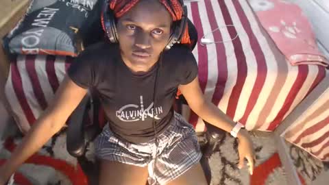 sexyjustin202 online show from February 2, 7:20 am