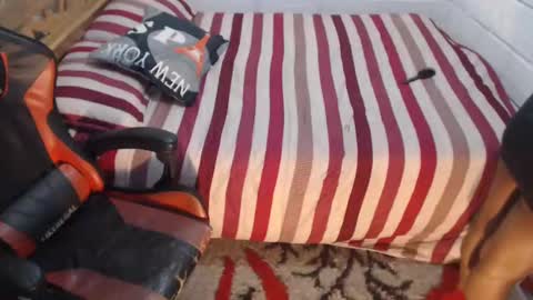 sexyjustin202 online show from October 19, 11:42 pm