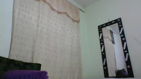 Sexy leon online show from April 1, 7:00 pm