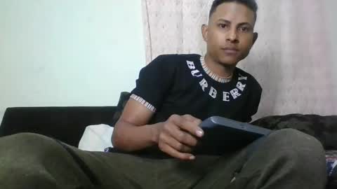 Snapshot of sexyleon69 chatting on February 5, 3:55 am Sexy leon online show from February 5, 3:55 am