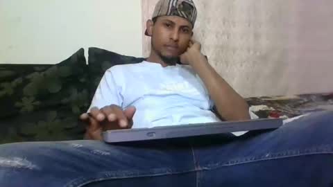 Snapshot of sexyleon69 chatting on February 4, 2:07 am Sexy leon online show from February 4, 2:07 am