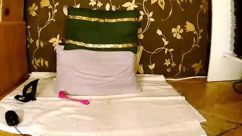 Squirty Maya Gold online show from October 27, 3:23 pm