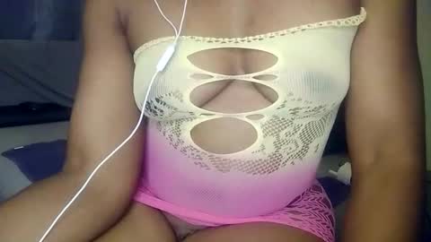 Snapshot of sexyolu chatting on October 9, 7:30 pm sexyolu online show from October 9, 7:30 pm