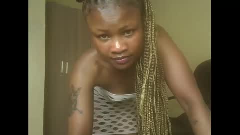 queenivy online show from November 4, 2:57 am