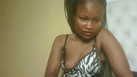 queenivy online show from September 28, 1:03 am