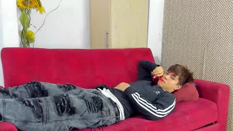 MATIAS-18   THIAHO -18  MAX-19  NICOKALY-19  CAIN-19   MOD ESTEBAN online show from March 30, 7:47 pm