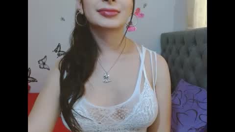 Venus Independent Model online show from April 5, 7:44 pm