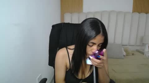 shanelle online show from June 1, 12:06 pm