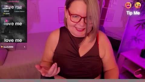 Snapshot of shannonshine chatting on October 20, 2:11 pm Shannon online show from October 20, 2:11 pm