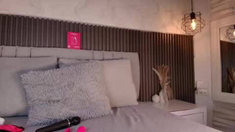 SHANON online show from February 3, 7:29 pm