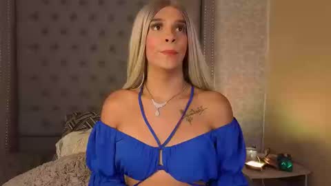 Snapshot of shantaljoness chatting on September 18, 10:25 pm Shantal Jones online show from September 18, 10:25 pm