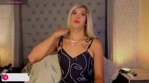 Snapshot of shantaljoness chatting on September 20, 11:19 pm Shantal Jones online show from September 20, 11:19 pm