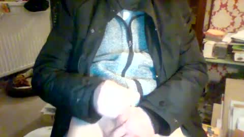 shapelyhelm1 online show from December 5, 12:14 am