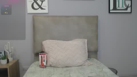 shara_rios online show from October 15, 1:45 pm