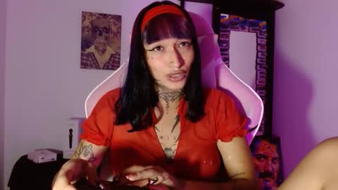 sharaross1 online show from February 24, 11:19 pm